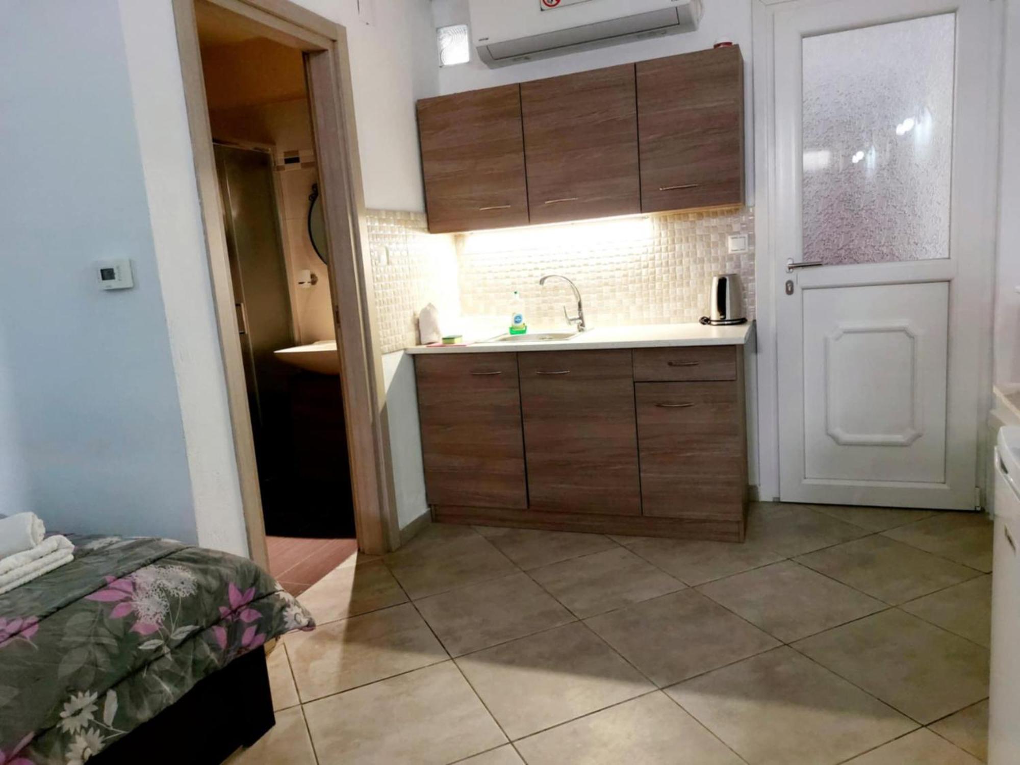 Maria'S Cozy Basement Studio ! โวโลส ภายนอก รูปภาพ